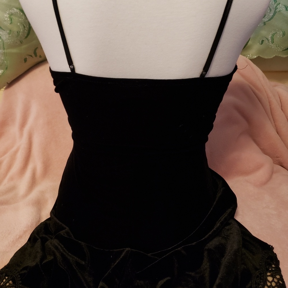 Dress - Picture 3 of 4
